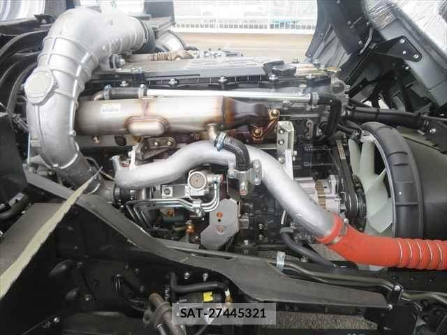Mitsubishi FIGHTER 2025-12 7357733-10