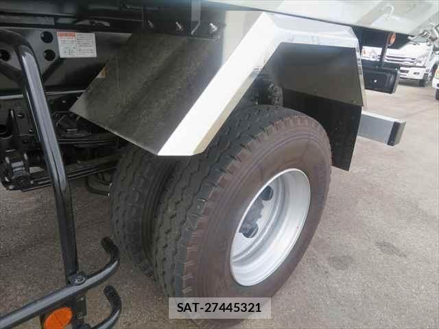 Mitsubishi FIGHTER 2025-12 7357733-17