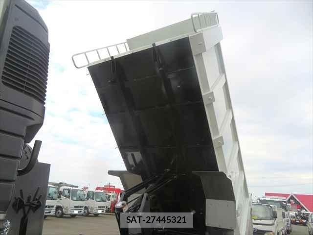 Mitsubishi FIGHTER 2025-12 7357733-23