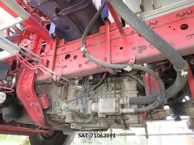 Mitsubishi FIGHTER 2018-05 7357739-20