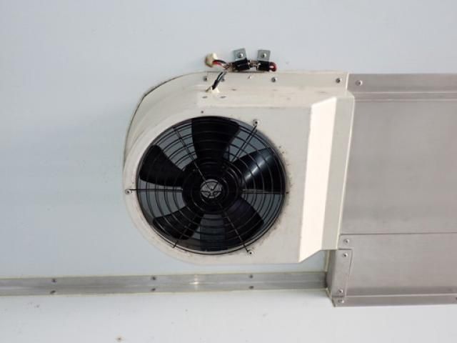 Mitsubishi FIGHTER 2014-03 7383895-11