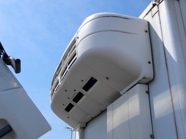 Mitsubishi FIGHTER 2014-03 7383895-13