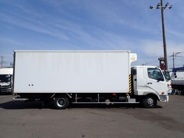 Mitsubishi FIGHTER 2014-03 7383895-2