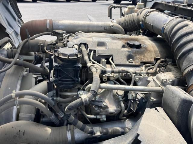 Mitsubishi FIGHTER 2010-08 7383898-16