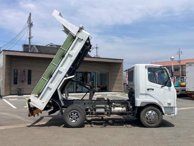 Mitsubishi FIGHTER 2010-08 7383898-5
