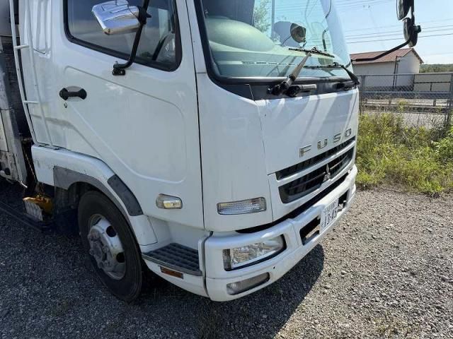 Mitsubishi FIGHTER 2009-11 7383899-9