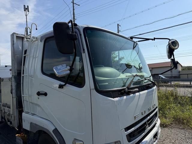 Mitsubishi FIGHTER 2009-11 7383899-10
