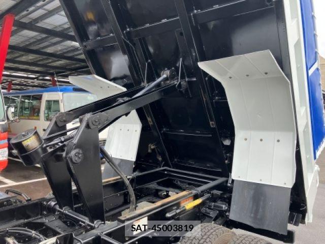 Mitsubishi FIGHTER 2020-07 7392135-12