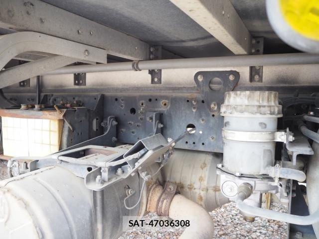 Mitsubishi FIGHTER 2017-01 7500567-24