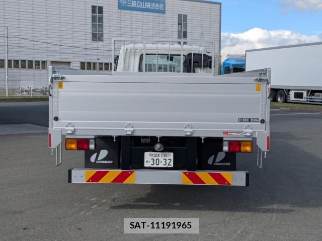 Mitsubishi FIGHTER 2026-01 7500555-6
