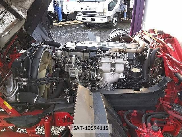 Mitsubishi FIGHTER 2019-03 7500566-16