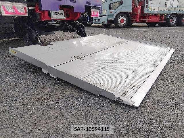 Mitsubishi FIGHTER 2019-03 7500566-7
