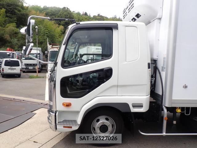 Mitsubishi FIGHTER 2026-02 7508661-10