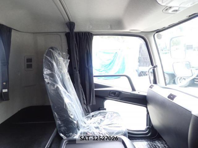 Mitsubishi FIGHTER 2026-02 7508661-16