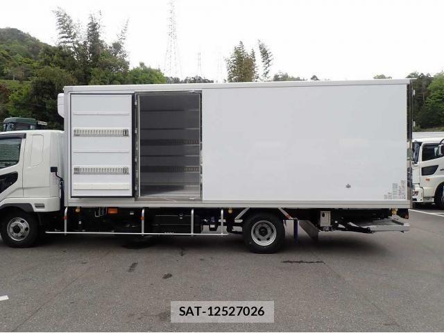 Mitsubishi FIGHTER 2026-02 7508661-5