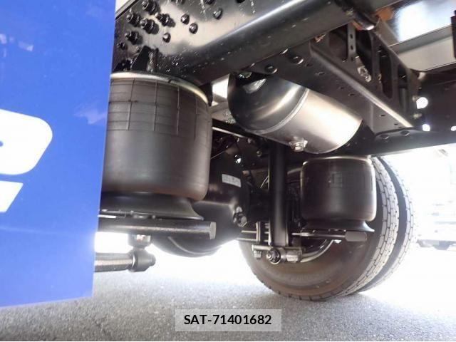 Mitsubishi FIGHTER 2026-02 7508659-24