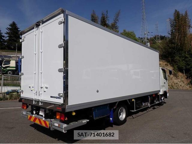 Mitsubishi FIGHTER 2026-02 7508659-2