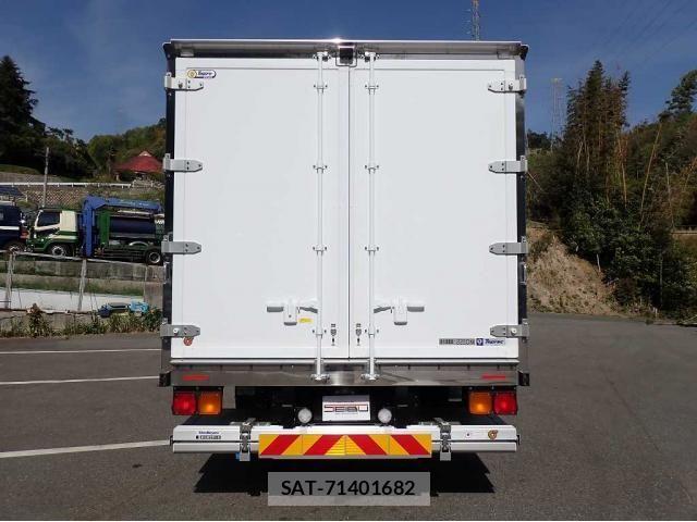 Mitsubishi FIGHTER 2026-02 7508659-4