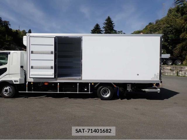 Mitsubishi FIGHTER 2026-02 7508659-5