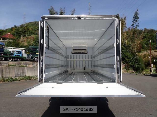 Mitsubishi FIGHTER 2026-02 7508659-7