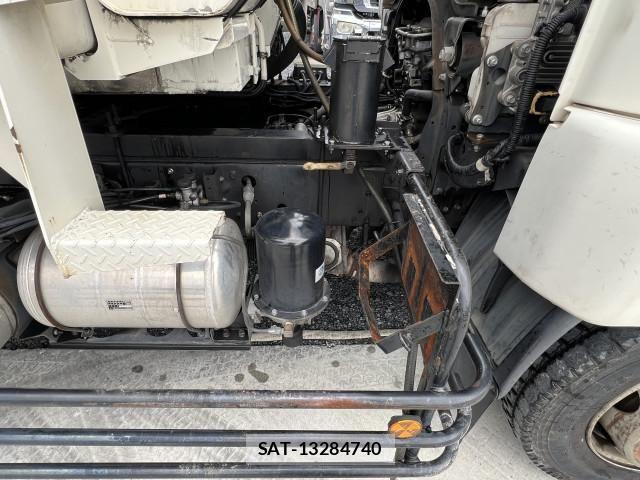 Mitsubishi FIGHTER 2015-08 7500564-15