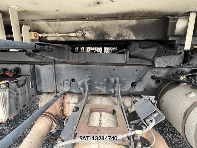Mitsubishi FIGHTER 2015-08 7500564-17