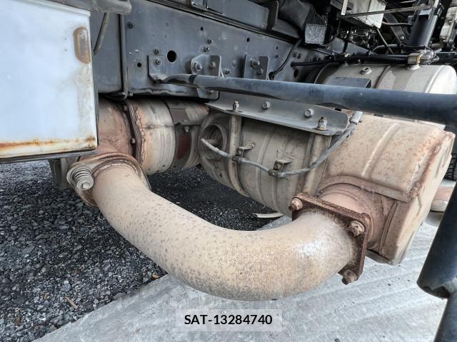 Mitsubishi FIGHTER 2015-08 7500564-20