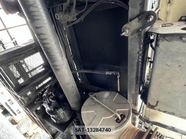 Mitsubishi FIGHTER 2015-08 7500564-21