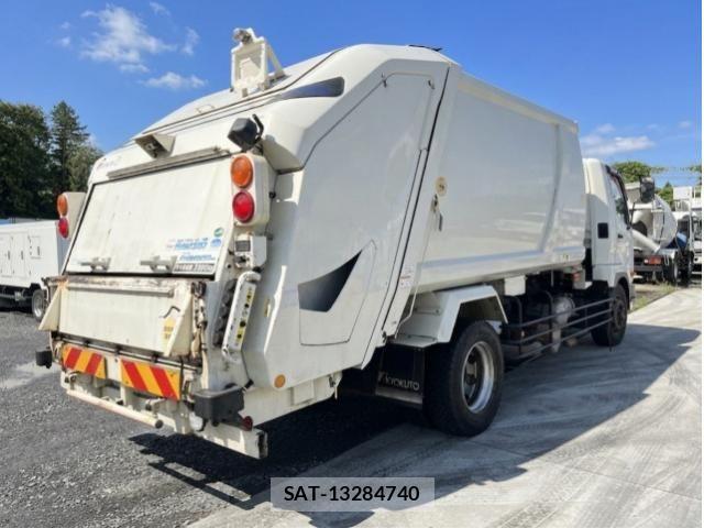 Mitsubishi FIGHTER 2015-08 7500564-2
