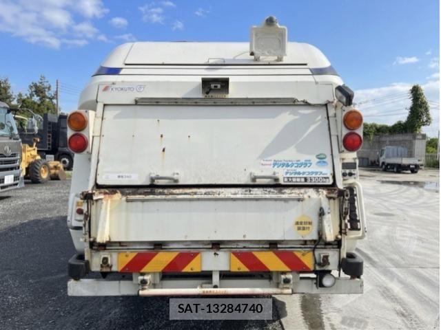 Mitsubishi FIGHTER 2015-08 7500564-3