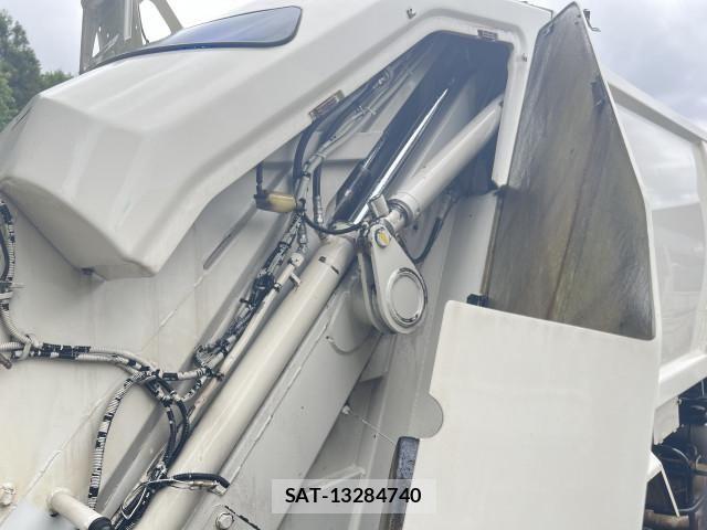 Mitsubishi FIGHTER 2015-08 7500564-7