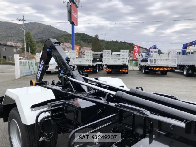 Mitsubishi FIGHTER 2026-02 7500561-16
