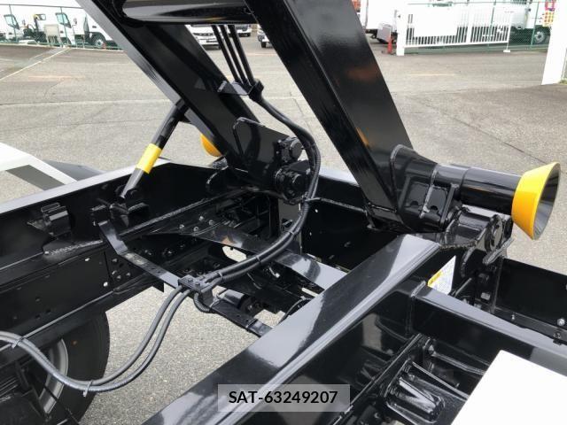 Mitsubishi FIGHTER 2026-02 7500561-19