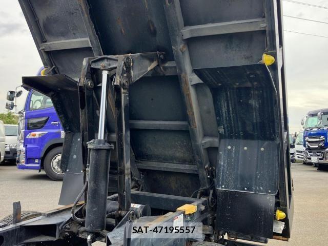 Mitsubishi FIGHTER 2021-07 7508662-12