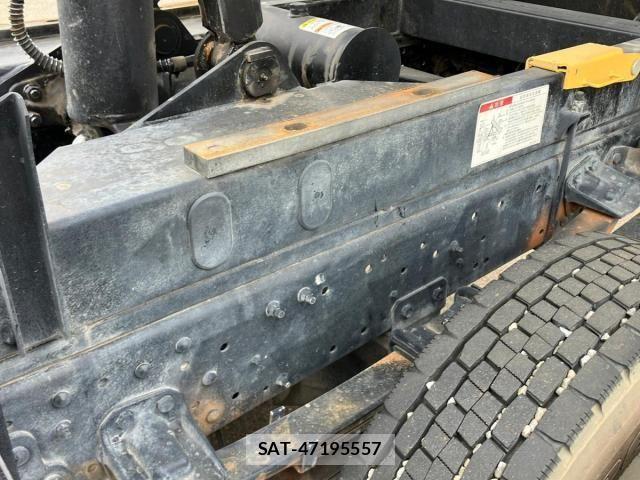 Mitsubishi FIGHTER 2021-07 7508662-13