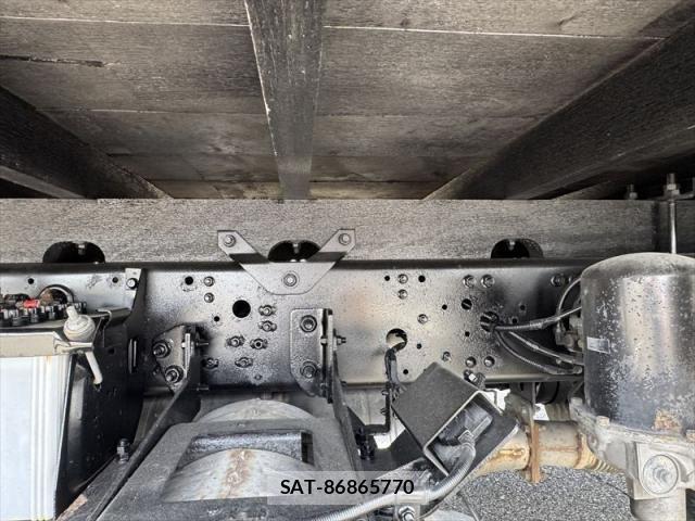 Mitsubishi FIGHTER 2017-05 7500565-15