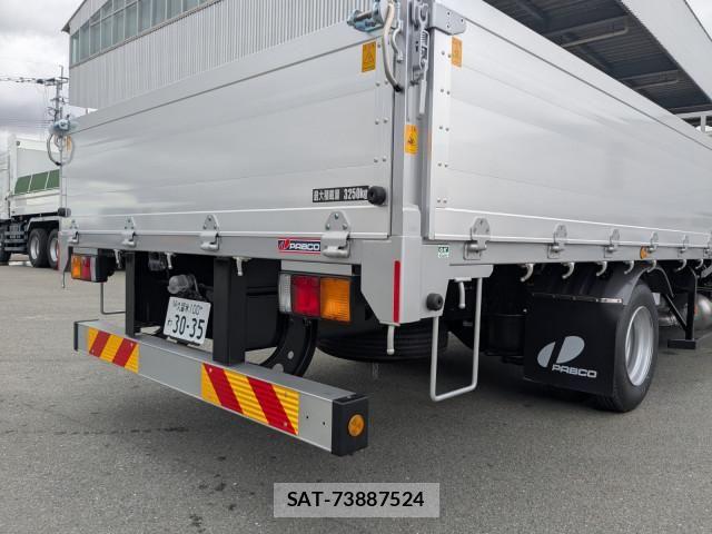Mitsubishi FIGHTER 2026-01 7500551-5