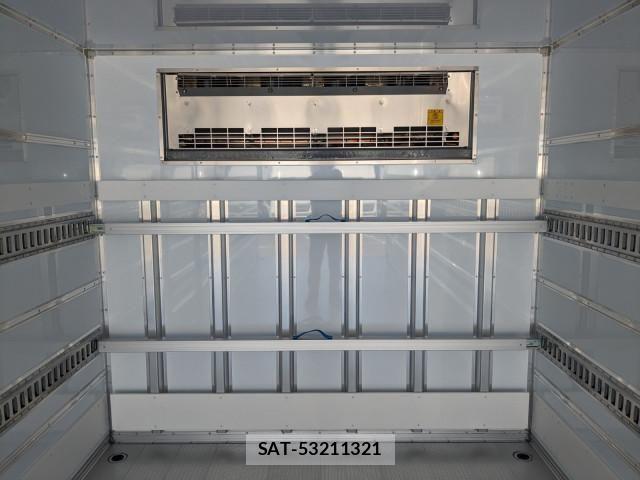 Mitsubishi FIGHTER 2025-12 7500549-18