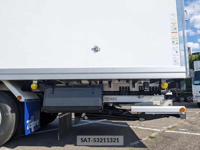 Mitsubishi FIGHTER 2025-12 7500549-22