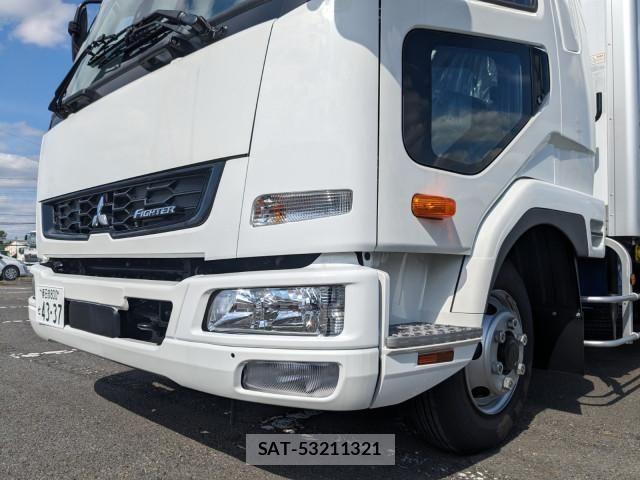 Mitsubishi FIGHTER 2025-12 7500549-24