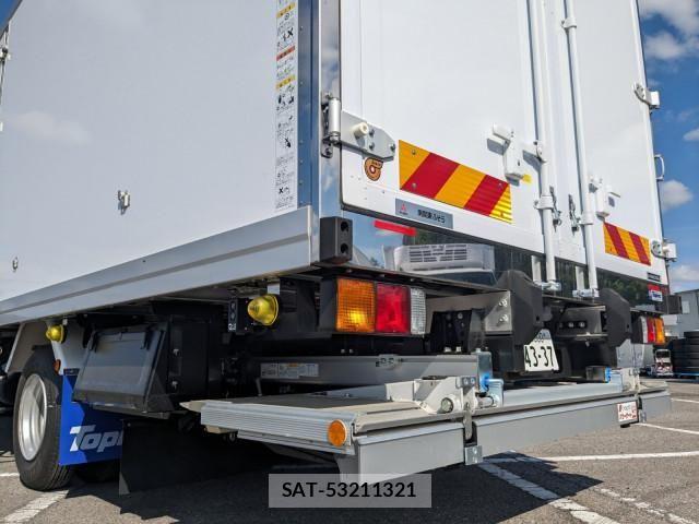 Mitsubishi FIGHTER 2025-12 7500549-6