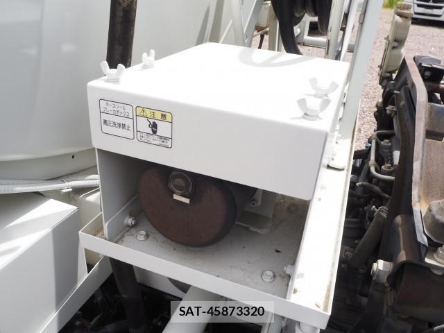 Mitsubishi FIGHTER 2015-07 7500563-12