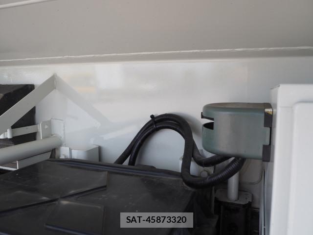 Mitsubishi FIGHTER 2015-07 7500563-14