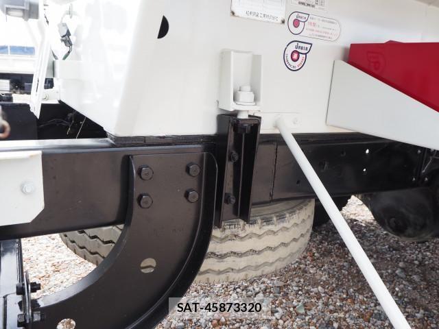 Mitsubishi FIGHTER 2015-07 7500563-19
