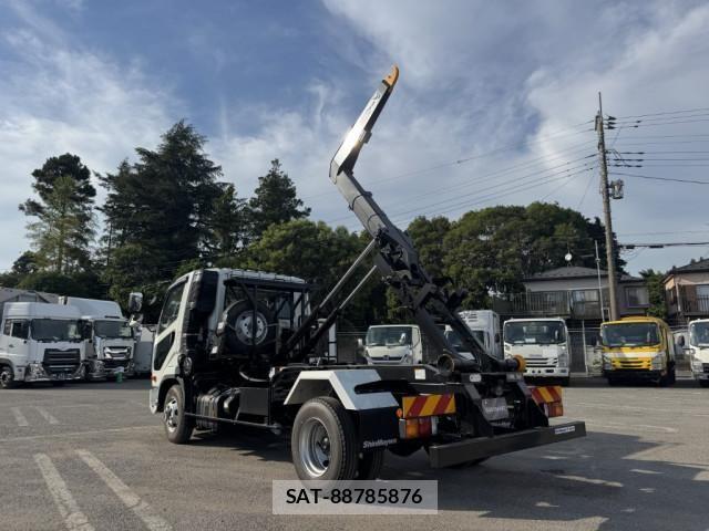 Mitsubishi FIGHTER 2025-10 7500562-9