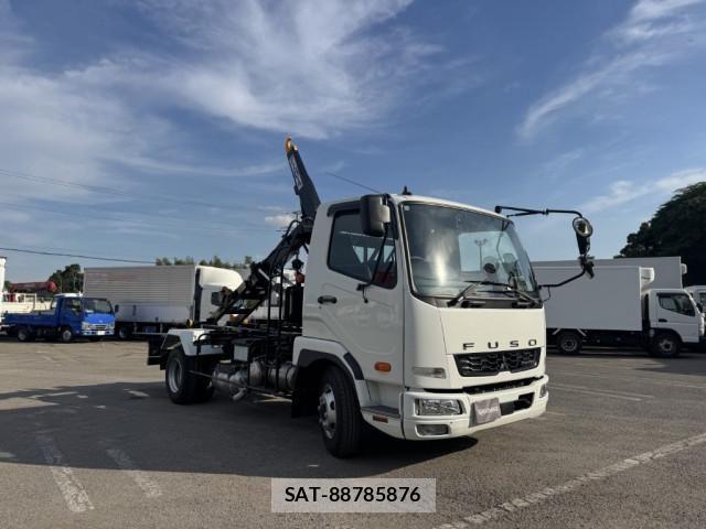 Mitsubishi FIGHTER 2025-10 7500562-2