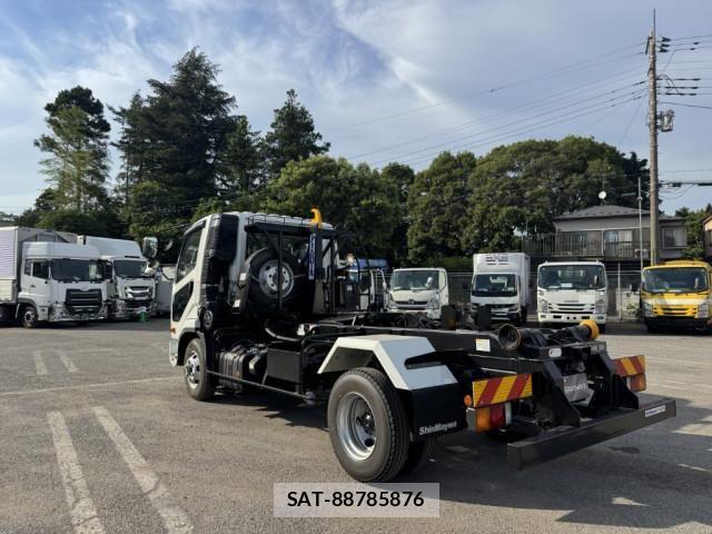 Mitsubishi FIGHTER 2025-10 7500562-4