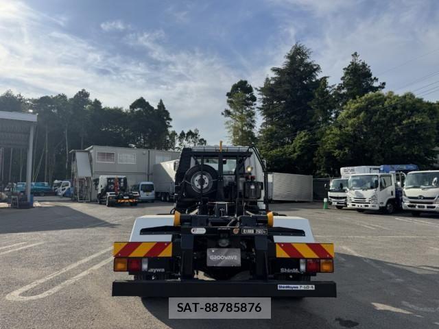 Mitsubishi FIGHTER 2025-10 7500562-8
