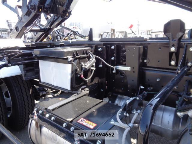 Mitsubishi FIGHTER 2026-03 7562111-9