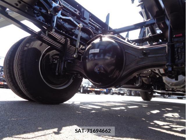 Mitsubishi FIGHTER 2026-03 7562111-10